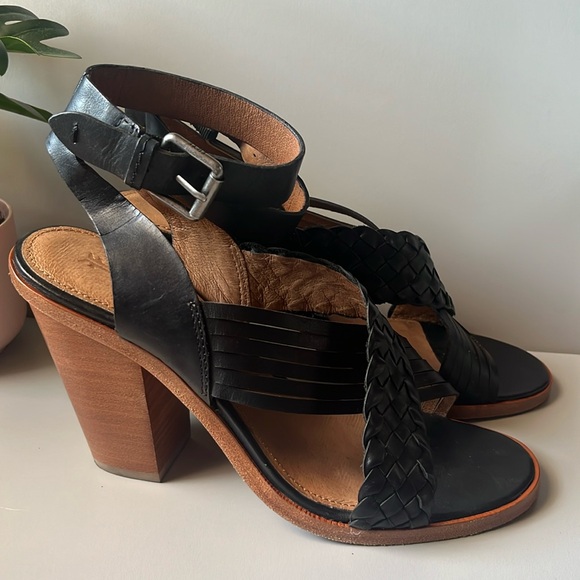 Frye Sara Sandal Heel - Picture 6 of 16